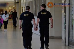 Read more about the article How the shopping security guards tackle the security challenges